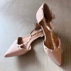 Halogen Olsen Pointed Toe T-Strap Flats – Beige – Size 6.5